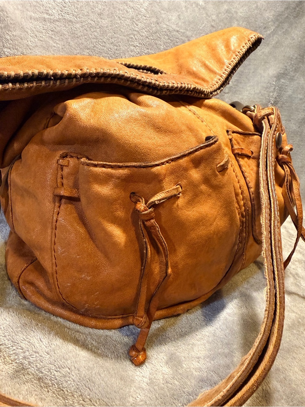 Lucky Brand Caramel Leather Fold Over Shoulder Bag - Picture 6 of 11